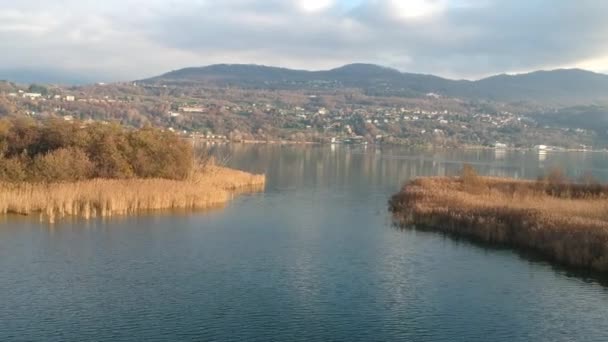 Lago Annone Paisaje Otoño — Vídeo de stock