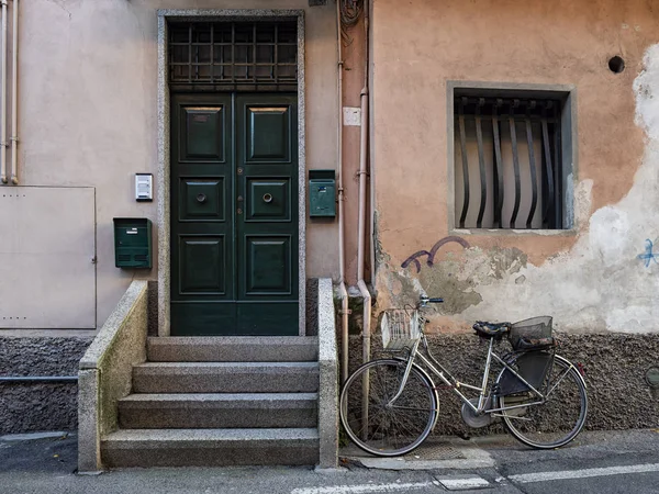 El escorzo italiano de la bicicleta en el callejón —  Fotos de Stock