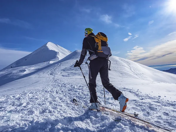 Esquí montañista en los Alpes italianos — Foto de Stock