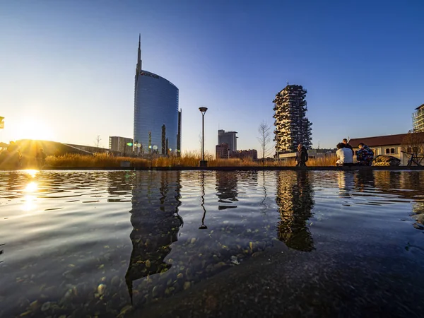 Milan (İtalya) 11 / 13 / 2029: Unicredit Tower İtalya 'nın en yüksek gökdelenlerinden biri ve Milano kentinin finans ve modernliğinin sembolü. — Stok fotoğraf