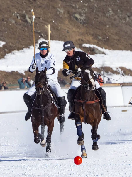 St. Moritz - 26. ledna 2020: Herní akce na mistrovství světa ve fotbale Snow Polo St. Moritz 2020 — Stock fotografie