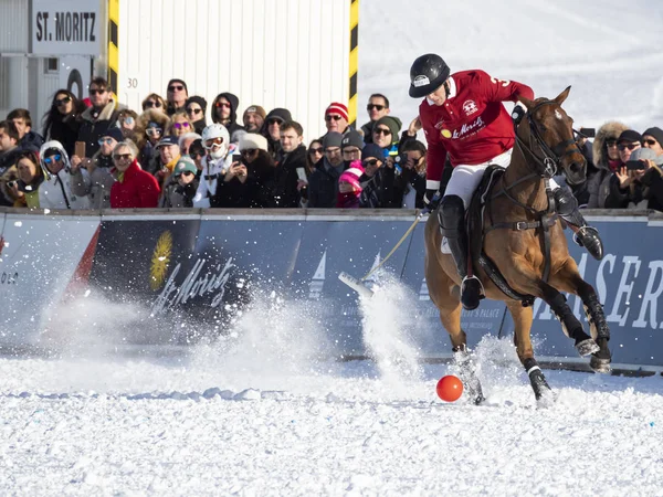 St. Moritz - 26 de janeiro de 2020: Ações do jogo na Copa do Mundo de Pólo de Neve St.Moritz 2020 — Fotografia de Stock