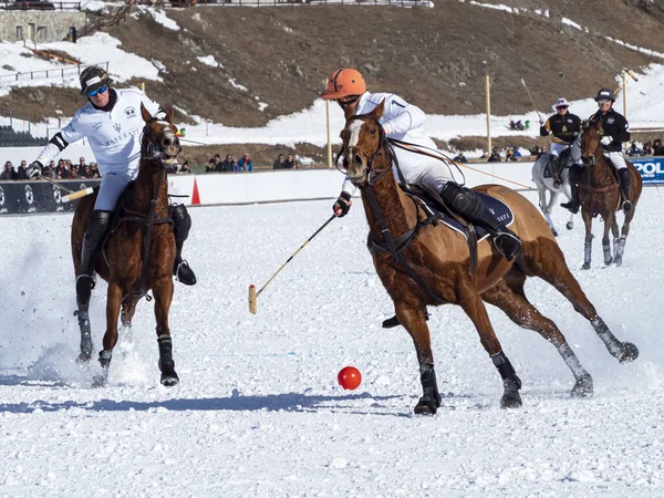 St. Moritz - 26. ledna 2020: Herní akce na mistrovství světa ve fotbale Snow Polo St. Moritz 2020 — Stock fotografie