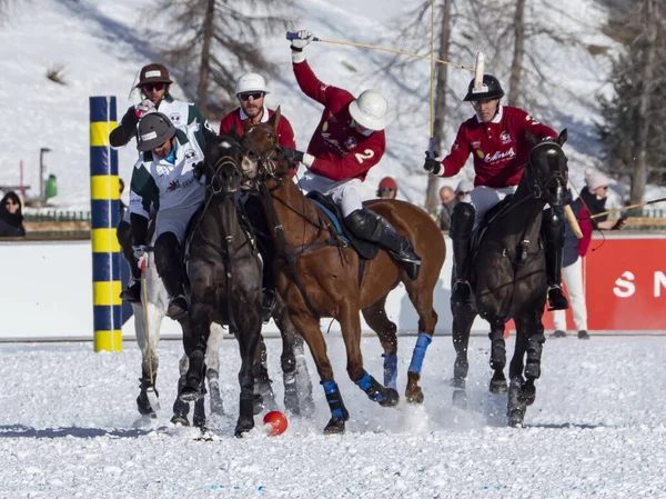 St. Moritz - 26 de janeiro de 2020: Ações do jogo na Copa do Mundo de Pólo de Neve St.Moritz 2020 — Fotografia de Stock