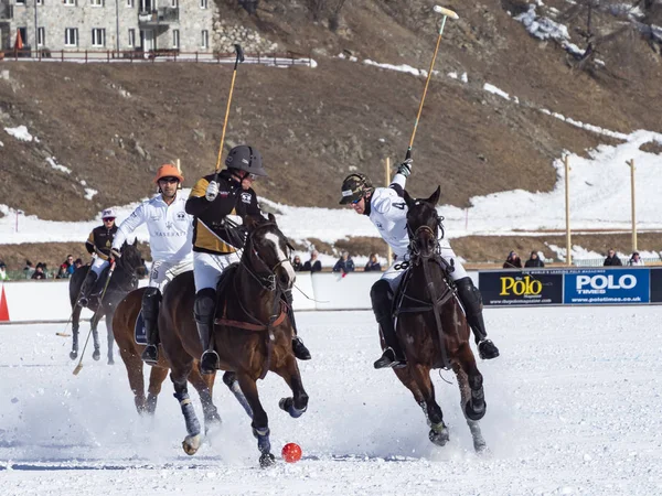St. Moritz - 26. ledna 2020: Herní akce na mistrovství světa ve fotbale Snow Polo St. Moritz 2020 — Stock fotografie