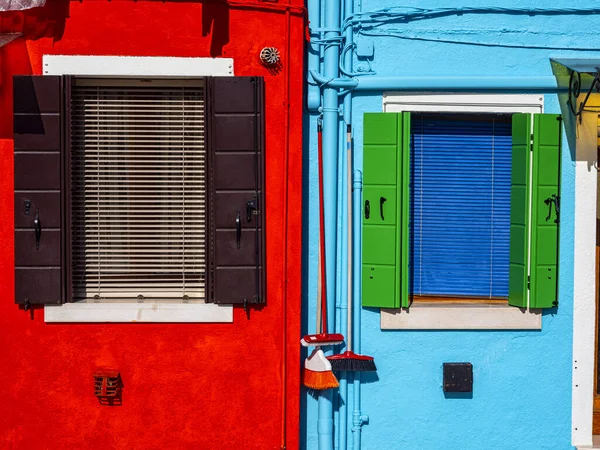 Burano Renkli Pencereler Venedik — Stok fotoğraf