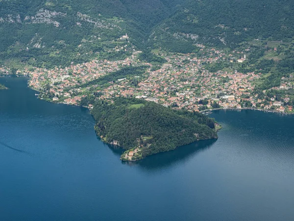 バルビアネッロ半島とコモ湖の宮殿 — ストック写真