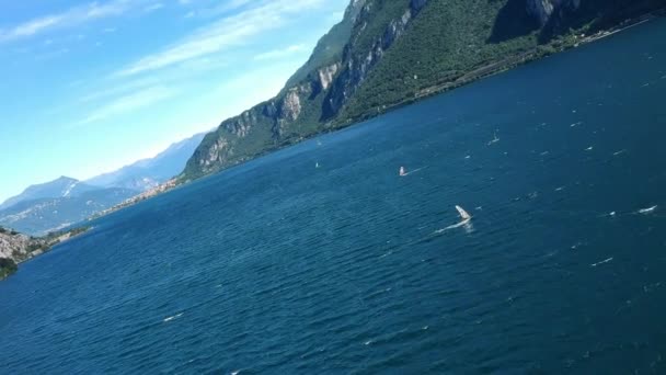 Escena Windsurf Lago Como Tomada Por Dron — Vídeos de Stock
