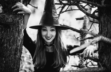 Neşeli güzel cadı 