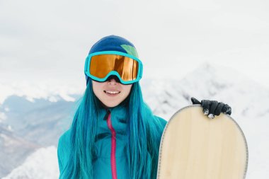 Kış snowboard kız. 