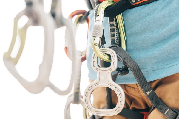 女子攀登者安全绳特写与攀登设备举行快速拉力赛 — 图库照片