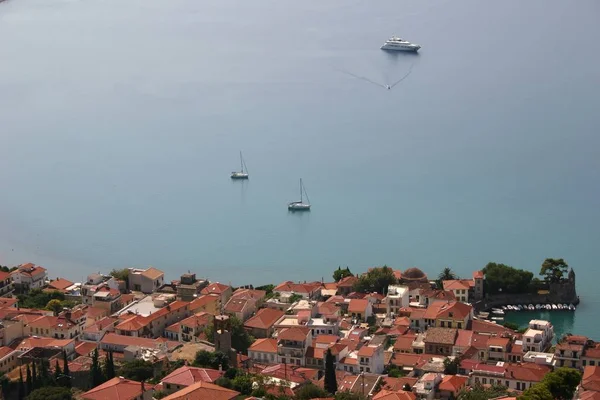 Pittoresco villaggio di pescatori nel Mar Mediterraneo — Foto Stock