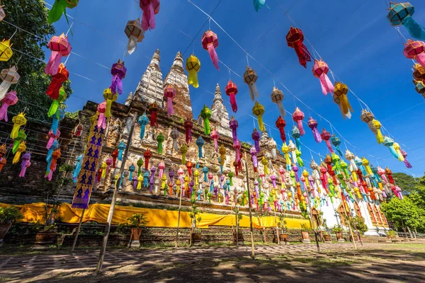 Lanna lantern are northern thai style lanterns in Loi Krathong o — Stock Photo, Image
