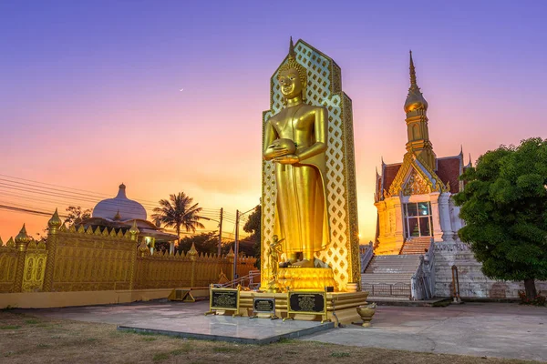 Phitsanulok, Thailand - 29 november 2019: Boeddhabeeld in Tem — Stockfoto