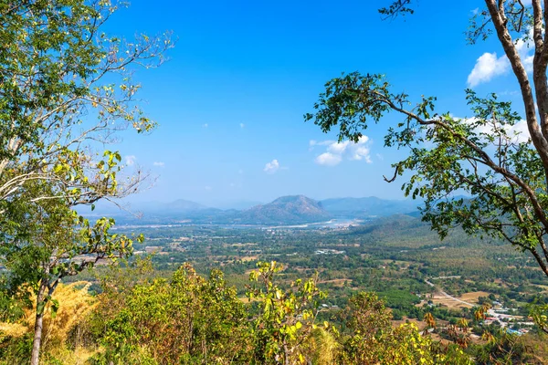 Schöner Panoramablick grüne Wälder Gebirgskette phu thok pa — Stockfoto