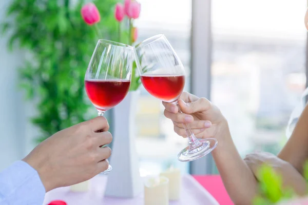 Valentinstag Konzept, Nahaufnahme von Paar mit romantischen die l — Stockfoto