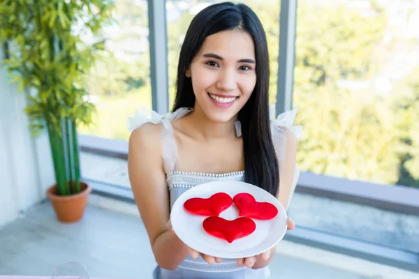 Valentine\'s day concept, Happy of smiling Asian young female sit