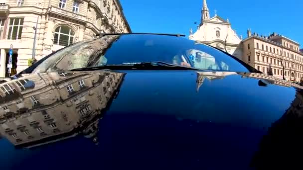 Budapeşte-Macaristan şehir merkezinde sürüşün ters perspektifi — Stok video