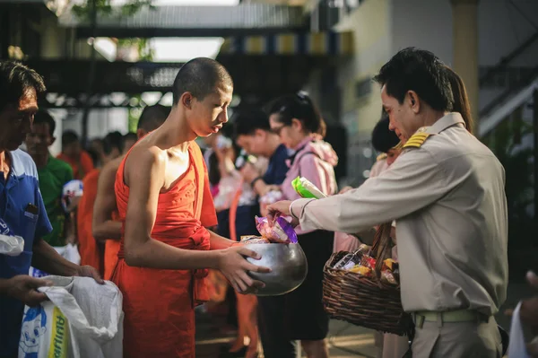 Chiang Mai Thailand Oktober 2019 Statliga Företagsanställda Saraphidistriktet Erbjuder Gemensamt — Stockfoto