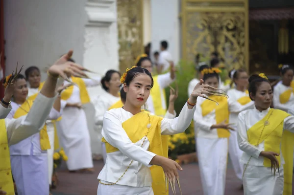 Lamphun Thailandia Maggio 2019 Donna Danzante Con Unghie Lunghe Che — Foto Stock