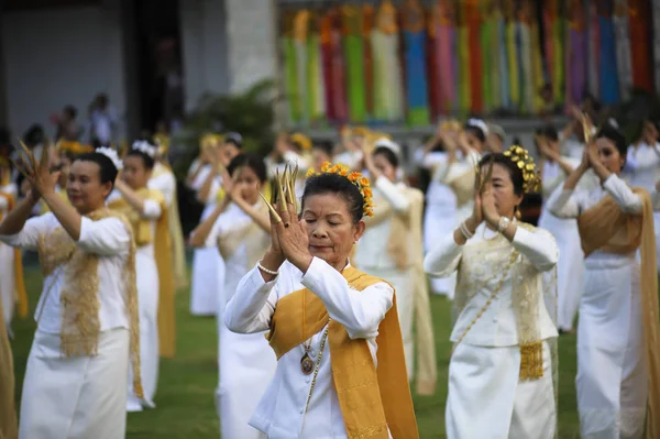 Lamphun Thailandia Maggio 2019 Donna Danzante Con Unghie Lunghe Che — Foto Stock