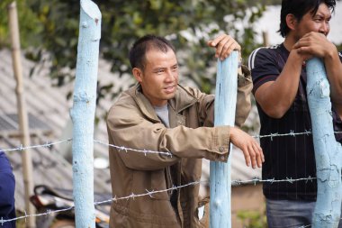 Mae Hae Noi Omkoi Chiang Tayland - 10 Ocak 2019: Köylüler ve çocuklar Omkoi Bölgesi Chiangmai Eyaleti 'nde düzenlenen yıllık Çocuk Günü etkinliğine katıldılar.