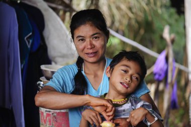 Mae Hae Noi Omkoi Chiang Tayland - 10 Ocak 2019: Köylüler ve çocuklar Omkoi Bölgesi Chiangmai Eyaleti 'nde düzenlenen yıllık Çocuk Günü etkinliğine katıldılar.
