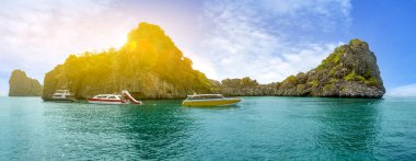 Ko Lanta Ulusal Parkı Tayland 'da denizin kraliçesi.