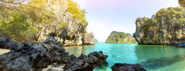 Lao Lading Adası 'nda mavi su, Krabi Eyaleti, Tayland (Cennet)