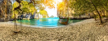 Lao Lading Adası 'nda mavi su, Krabi Eyaleti, Tayland (Cennet)