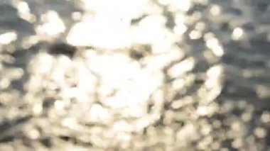 Yaz, kum ve deniz manzarası gün doğumunda, dekorasyonunuz için yer.