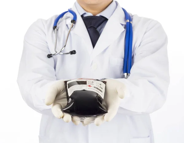 Doktor Kan Torbasını Bağışı Kabul Etmek Için Tutuyor — Stok fotoğraf
