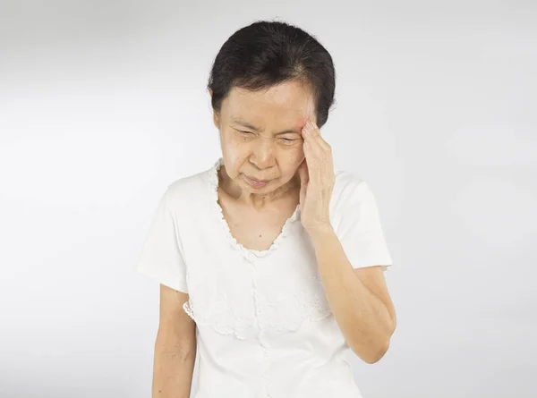 Viejo Asiático Mujer Brazos Elevado Tocar Cabeza Sentir Dolor Cabeza — Foto de Stock