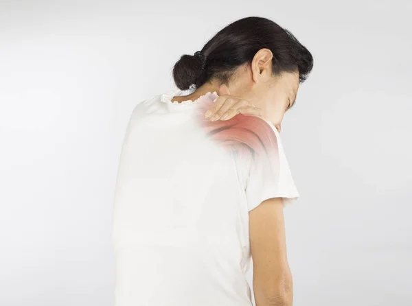 Starý Asijské Žena Cítit Rameno Svalové Zranění — Stock fotografie