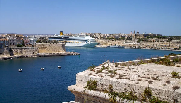 Valletta Limanı 'ndaki Büyük Gemi Gemisi, Malta — Stok fotoğraf