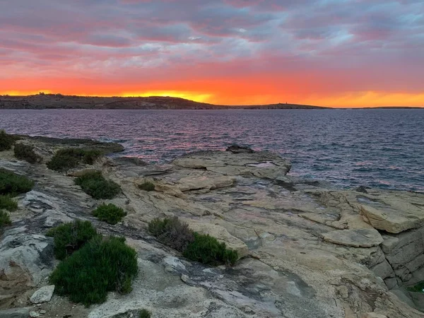 Saint Pauls Körfezi, Malta 'da Renkli Gün Batımı — Stok fotoğraf