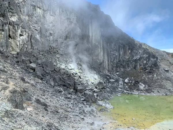 インドネシア・スマトラ島のシバヤク火山の眺め — ストック写真