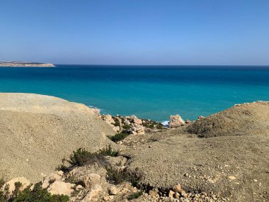 Tuffieha Körfezi Manzarası. Malta adasının güzel manzaraları.
