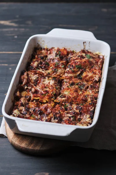 Italian Rustic Lasagna Ready Dish Kitchen Old Wooden Table — Stock Photo, Image