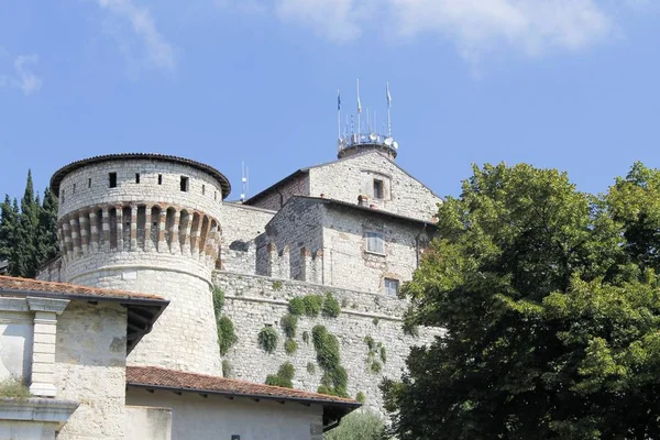 Starobylý hrad brescia, město v severní Itálii — Stock fotografie