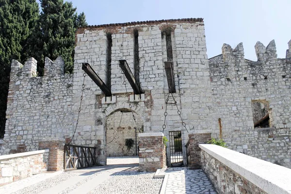 Antico castello di brescia, una città nel nord Italia — Zdjęcie stockowe