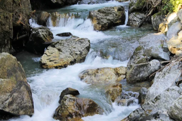 Water torrents through Stanghe, a crevice in Racines near Bolzano in northern Italy — Stock Photo, Image