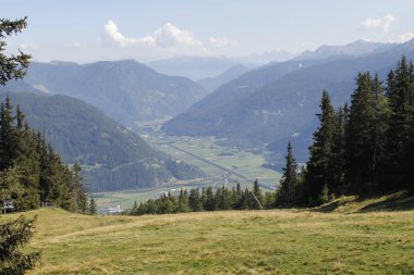 south Tyrol İtalya Vadisi Isarco görünümünü