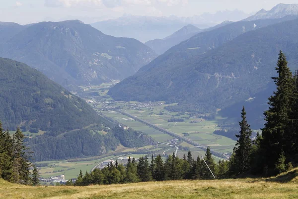 South Tyrol İtalya Vadisi Isarco görünümünü — Stok fotoğraf