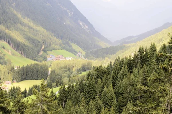 Alpes montagnes en été en Italie — Photo