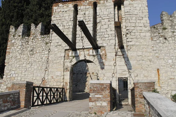 Antico castello di Brescia, città del nord Italia — Foto Stock