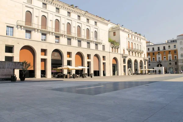 The view of "Piazza della Vittoria" square in Brescia in Italy — Stock Photo, Image