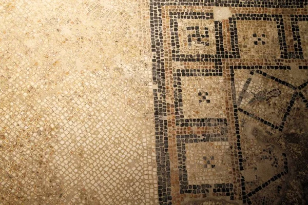 Hermoso mosaico antiguo adornado piso antiguo . —  Fotos de Stock