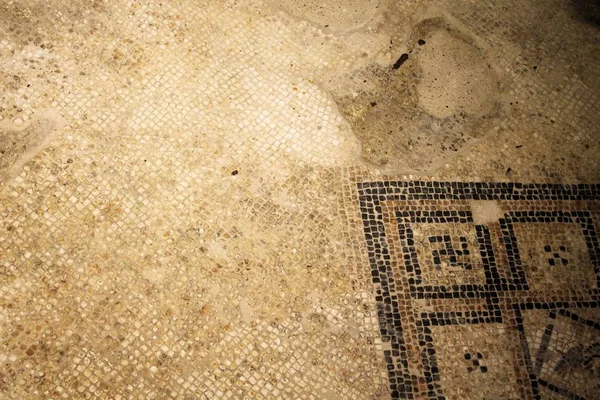 Beautiful old  mosaic adorned ancient floor. — Stock Photo, Image