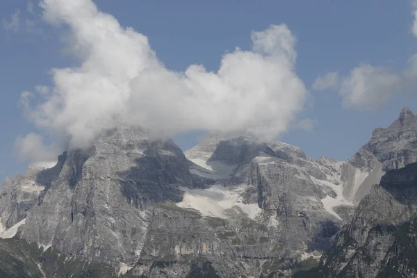 Alpler ile buzul dağlarının görünümü — Stok fotoğraf